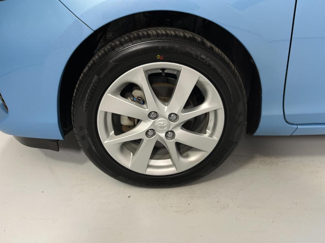 Photo '10' of Toyota Aqua Photo '10' of Toyota Aqua