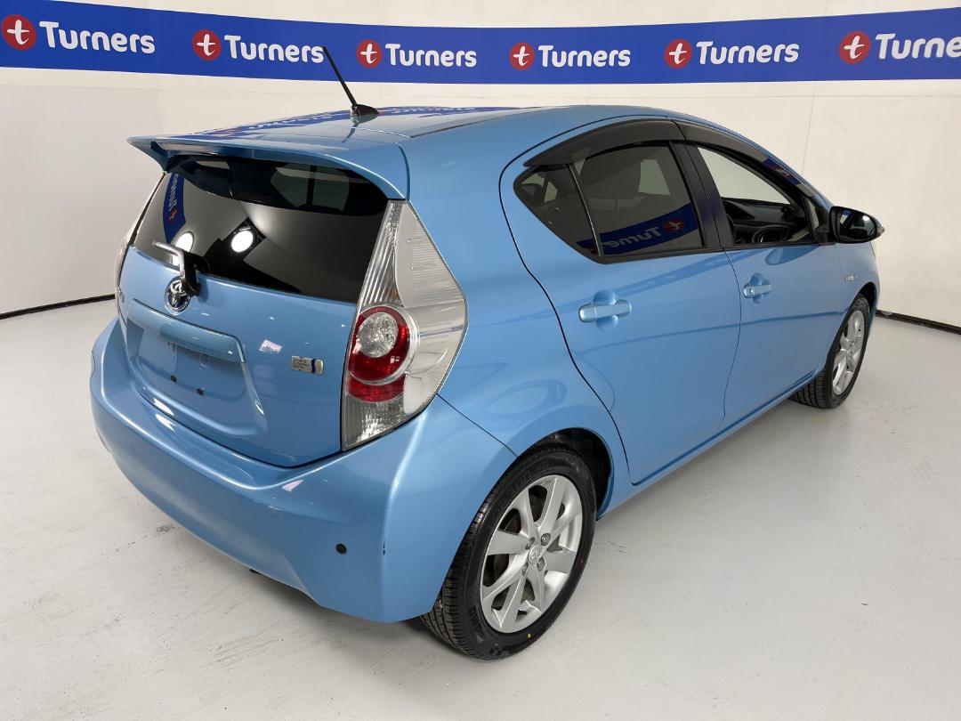 Photo '7' of Toyota Aqua Photo '7' of Toyota Aqua