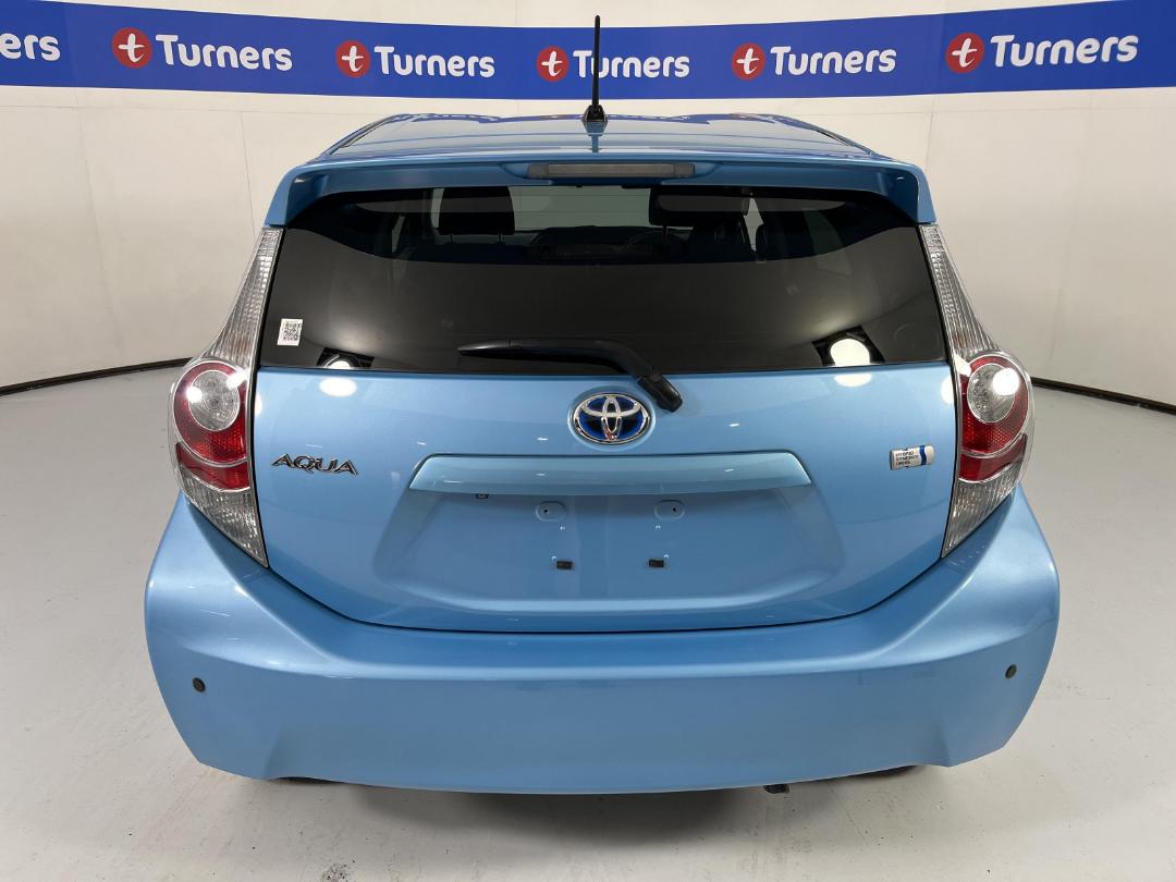 Photo '6' of Toyota Aqua Photo '6' of Toyota Aqua