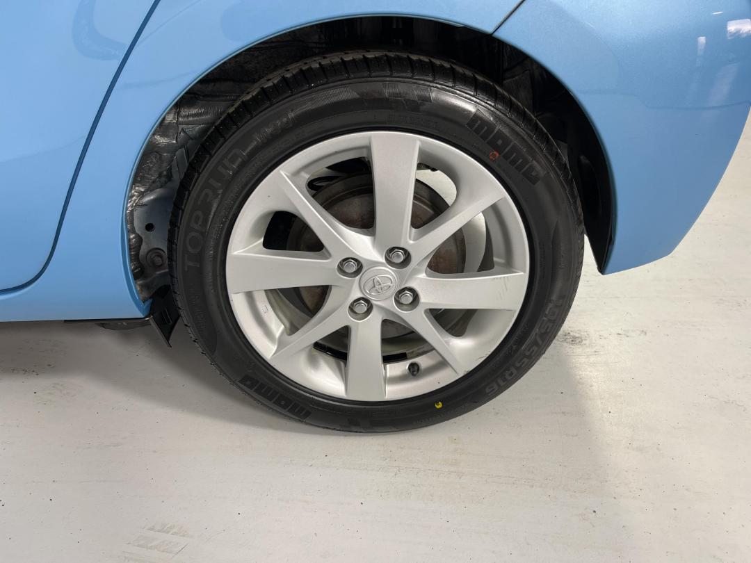 Photo '11' of Toyota Aqua Photo '11' of Toyota Aqua