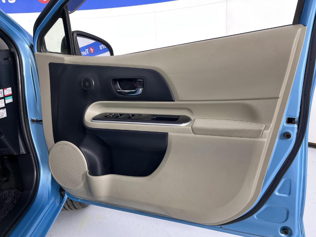 Photo '15' of Toyota Aqua Photo '15' of Toyota Aqua