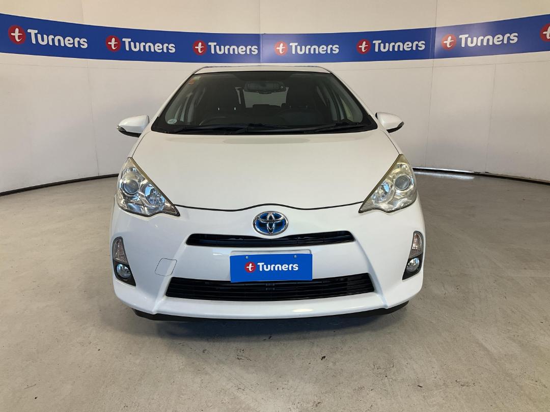 Photo '2' of Toyota Aqua Photo '2' of Toyota Aqua