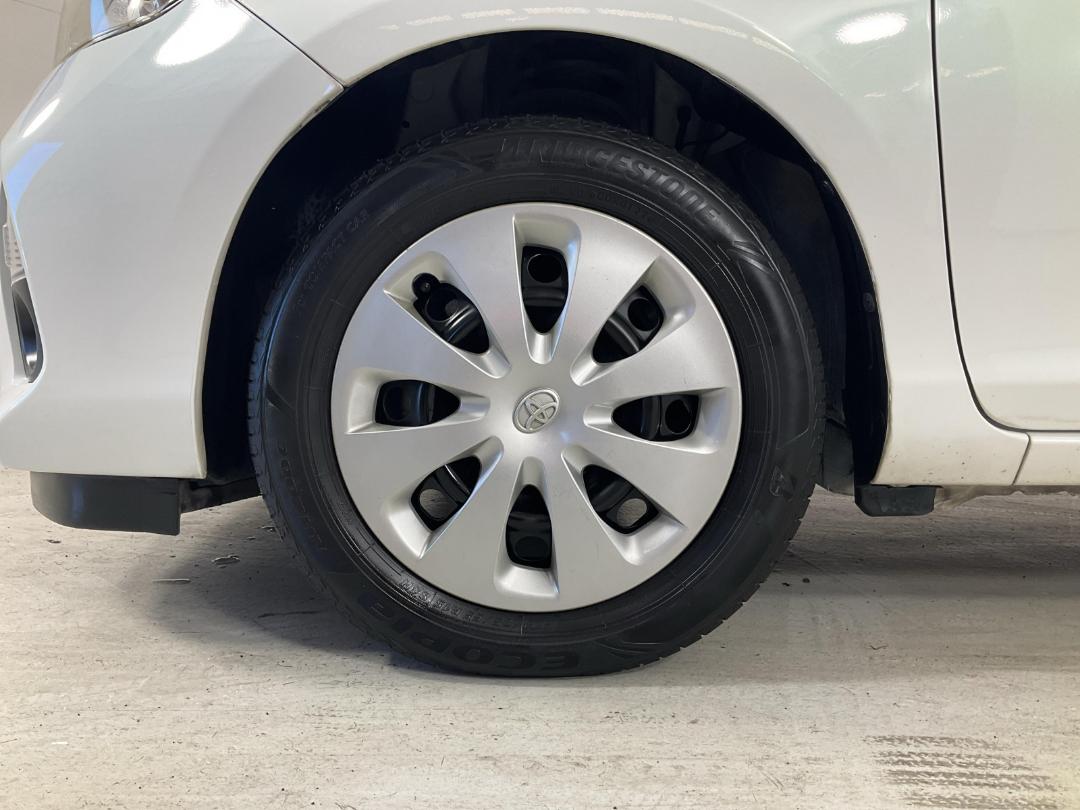 Photo '10' of Toyota Aqua Photo '10' of Toyota Aqua