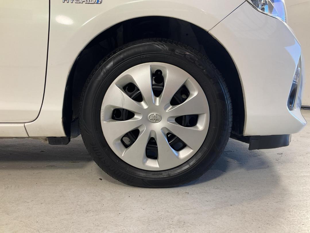 Photo '9' of Toyota Aqua Photo '9' of Toyota Aqua