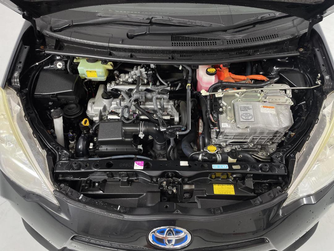 Photo '13' of Toyota Aqua Photo '13' of Toyota Aqua