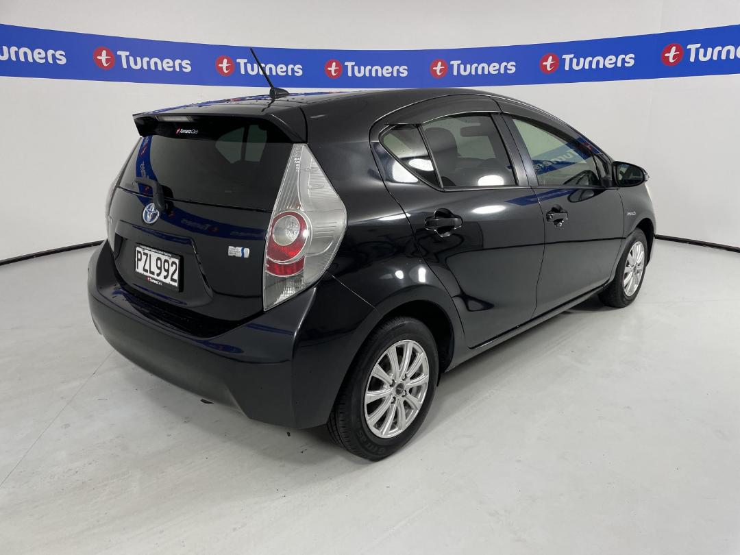 Photo '7' of Toyota Aqua Photo '7' of Toyota Aqua