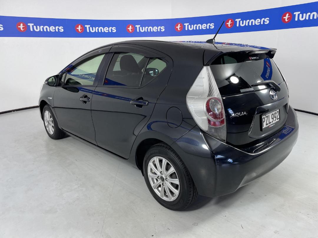 Photo '5' of Toyota Aqua Photo '5' of Toyota Aqua