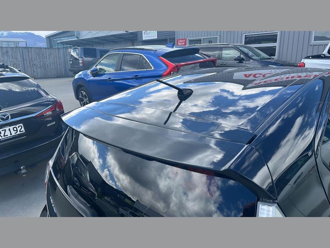 Photo '6' of Toyota Aqua Photo '6' of Toyota Aqua