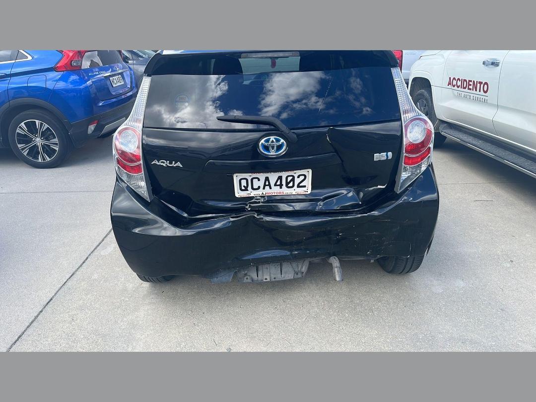 Photo '9' of Toyota Aqua Photo '9' of Toyota Aqua