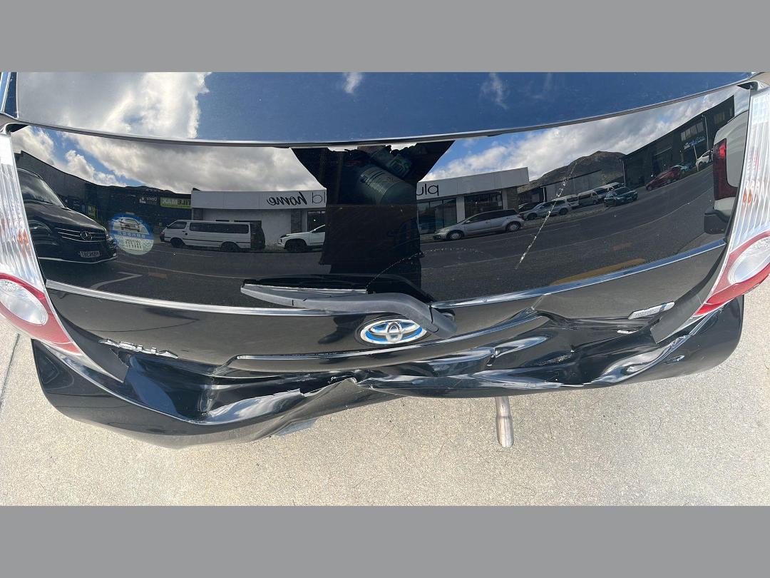 Photo '13' of Toyota Aqua Photo '13' of Toyota Aqua