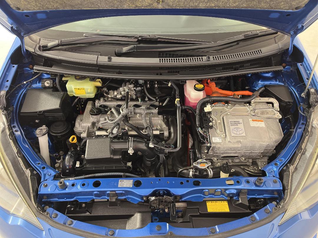 Photo '13' of Toyota Aqua