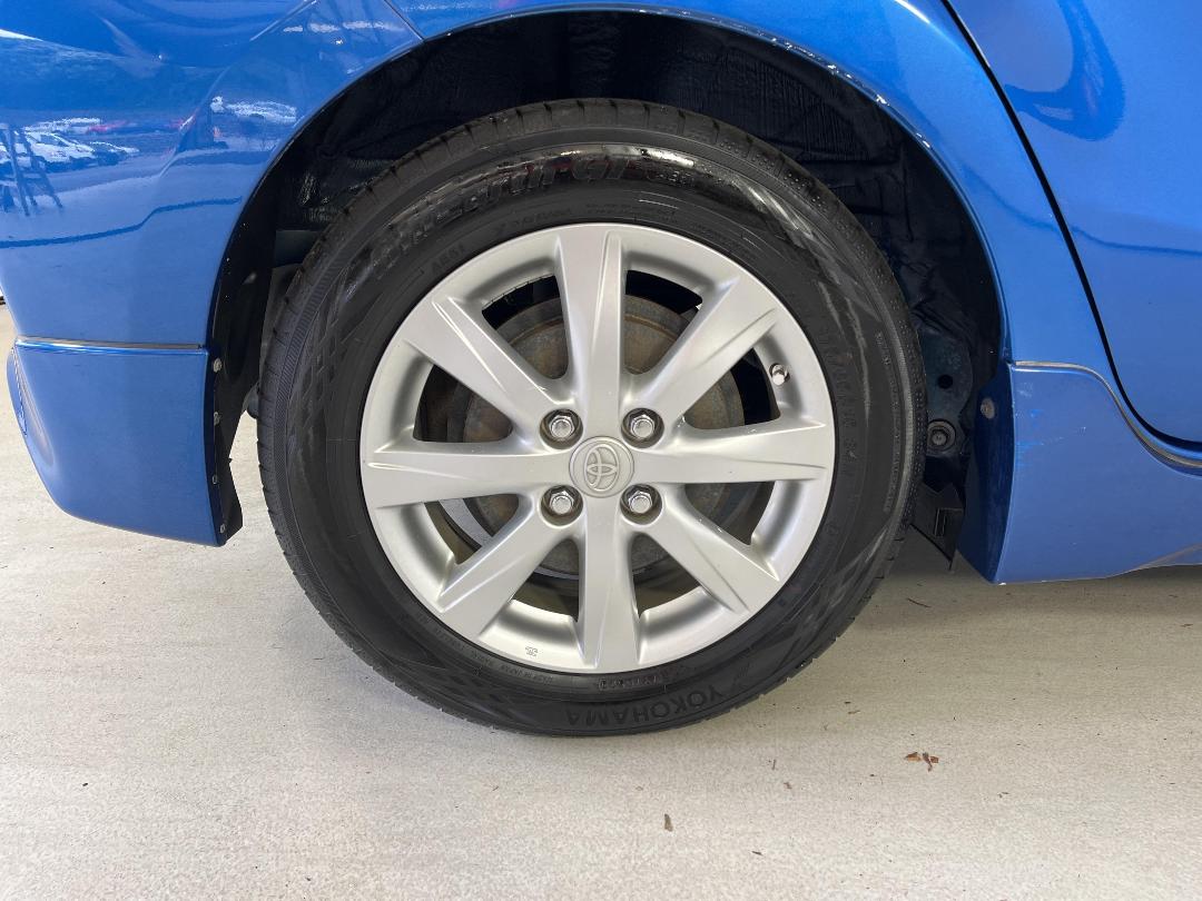 Photo '12' of Toyota Aqua