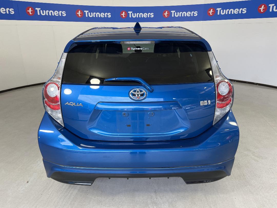 Photo '6' of Toyota Aqua