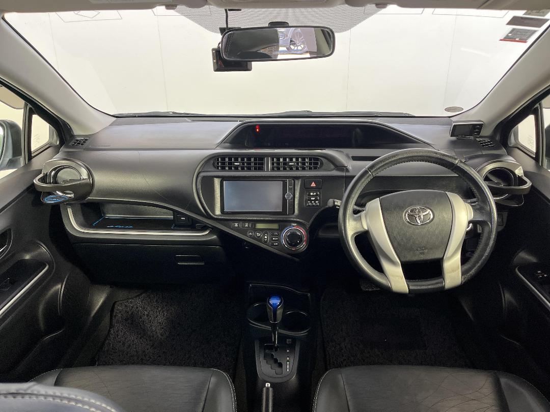 Photo '17' of Toyota Aqua