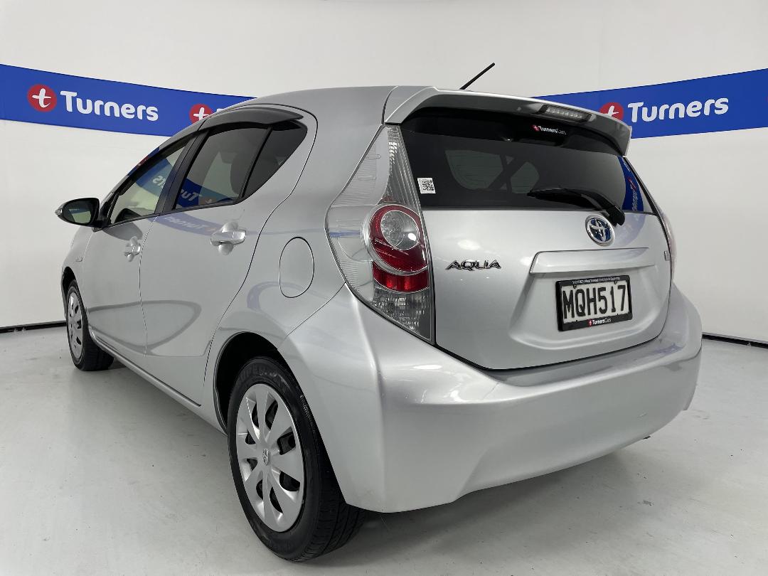 Photo '4' of Toyota Aqua