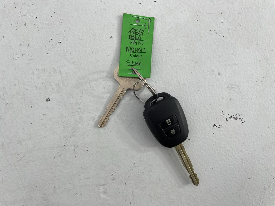 Photo '20' of Toyota Aqua