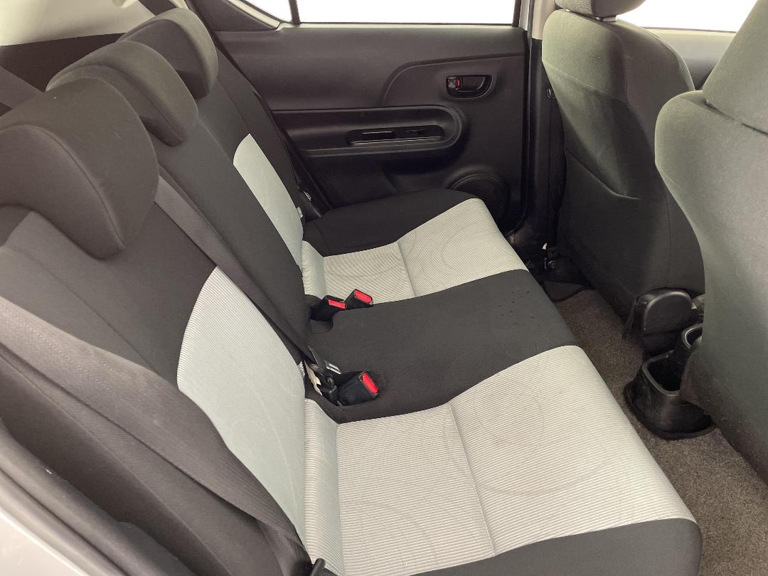 Photo '18' of Toyota Aqua