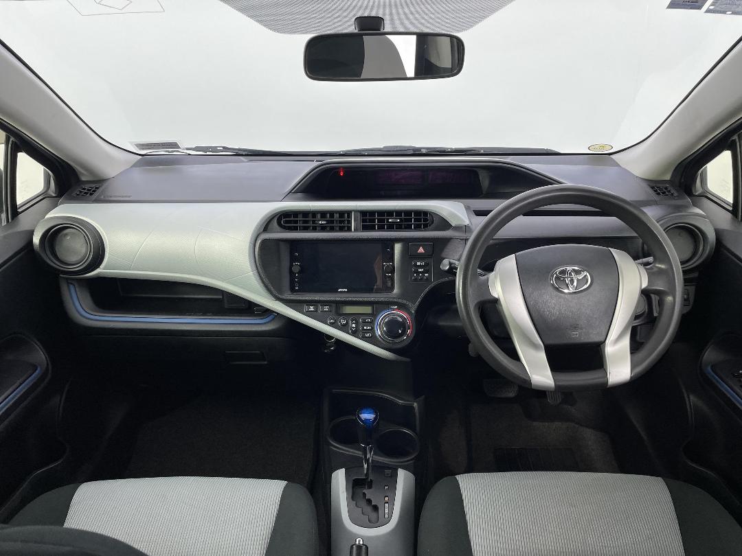 Photo '15' of Toyota Aqua