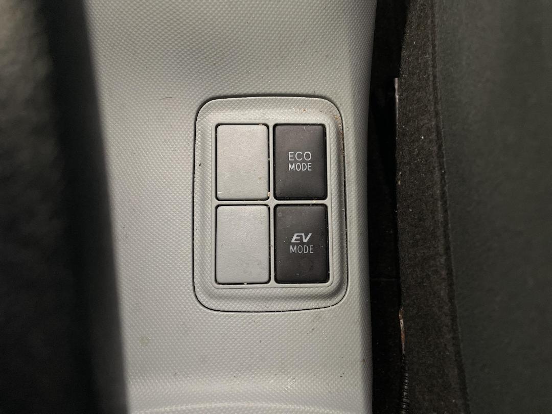 Photo '21' of Toyota Aqua