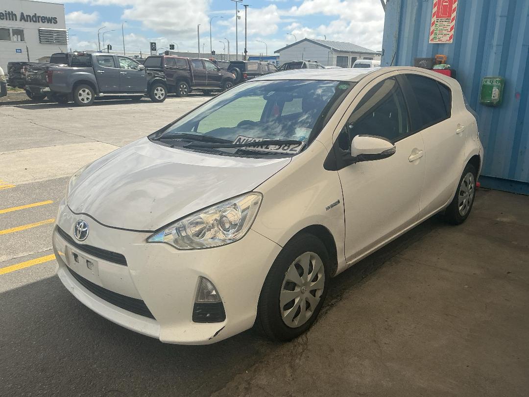 Photo '5' of Toyota Aqua Photo '5' of Toyota Aqua