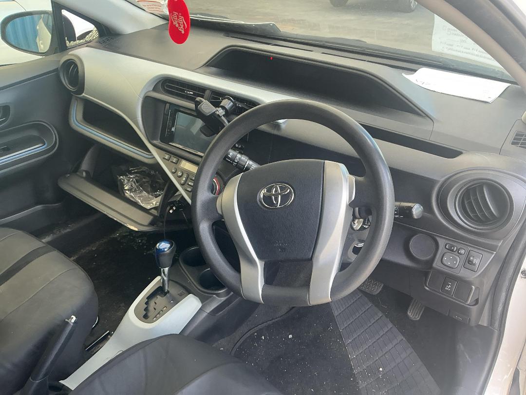 Photo '17' of Toyota Aqua Photo '17' of Toyota Aqua