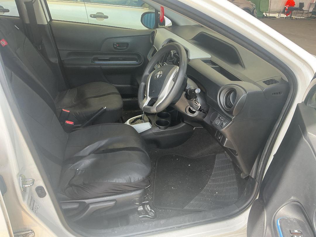 Photo '16' of Toyota Aqua Photo '16' of Toyota Aqua