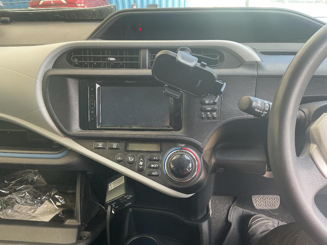 Photo '19' of Toyota Aqua Photo '19' of Toyota Aqua