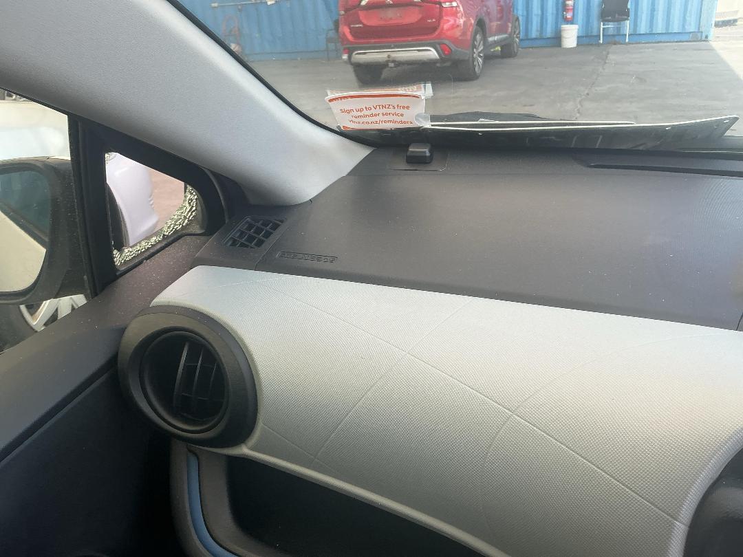 Photo '21' of Toyota Aqua Photo '21' of Toyota Aqua