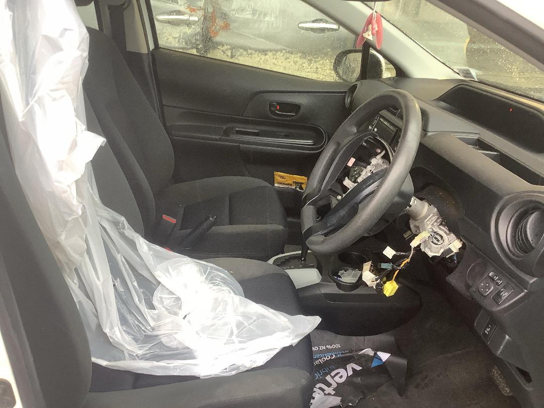 Photo '8' of Toyota Aqua Hybrid Photo '8' of Toyota Aqua Hybrid