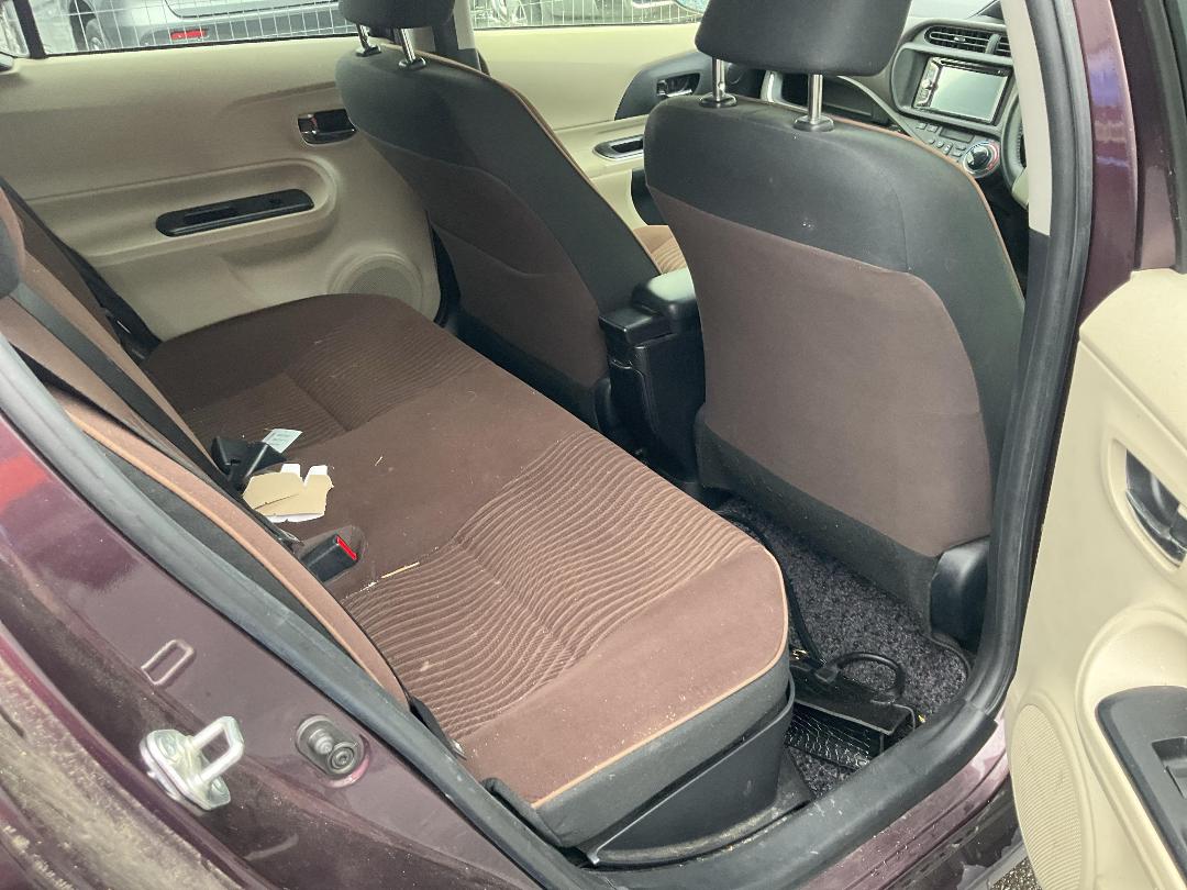 Photo '11' of Toyota Aqua Photo '11' of Toyota Aqua