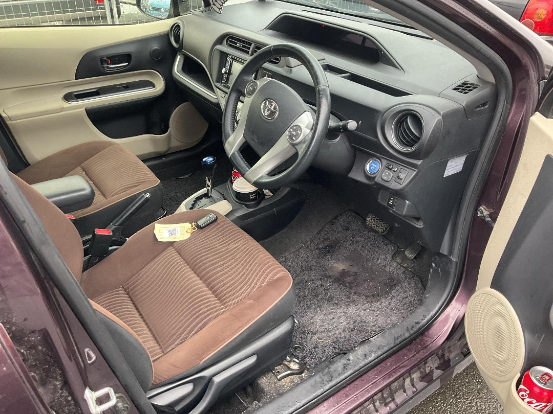 Photo '12' of Toyota Aqua Photo '12' of Toyota Aqua