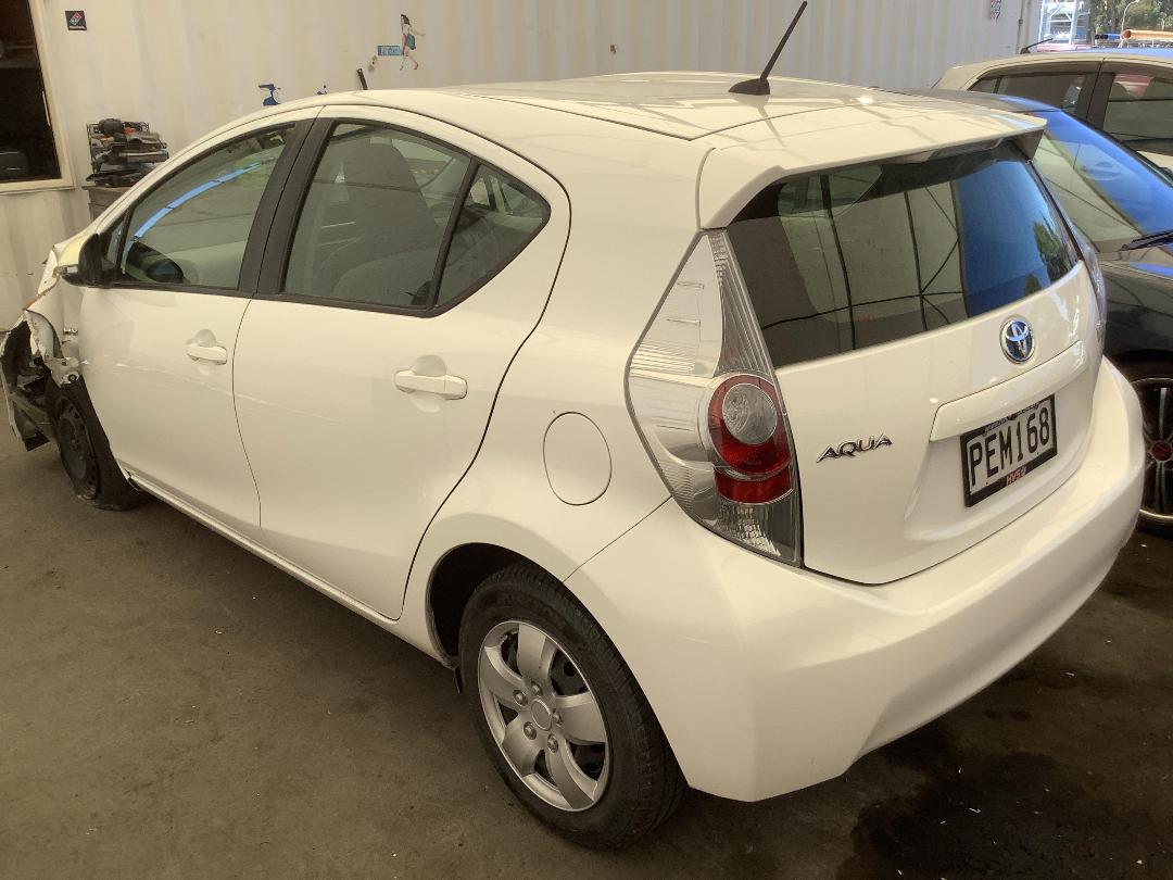 Photo '6' of Toyota Aqua Photo '6' of Toyota Aqua