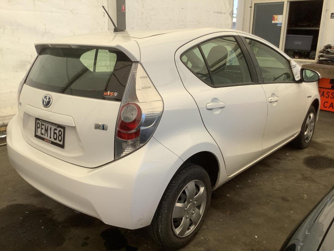 Photo '5' of Toyota Aqua Photo '5' of Toyota Aqua