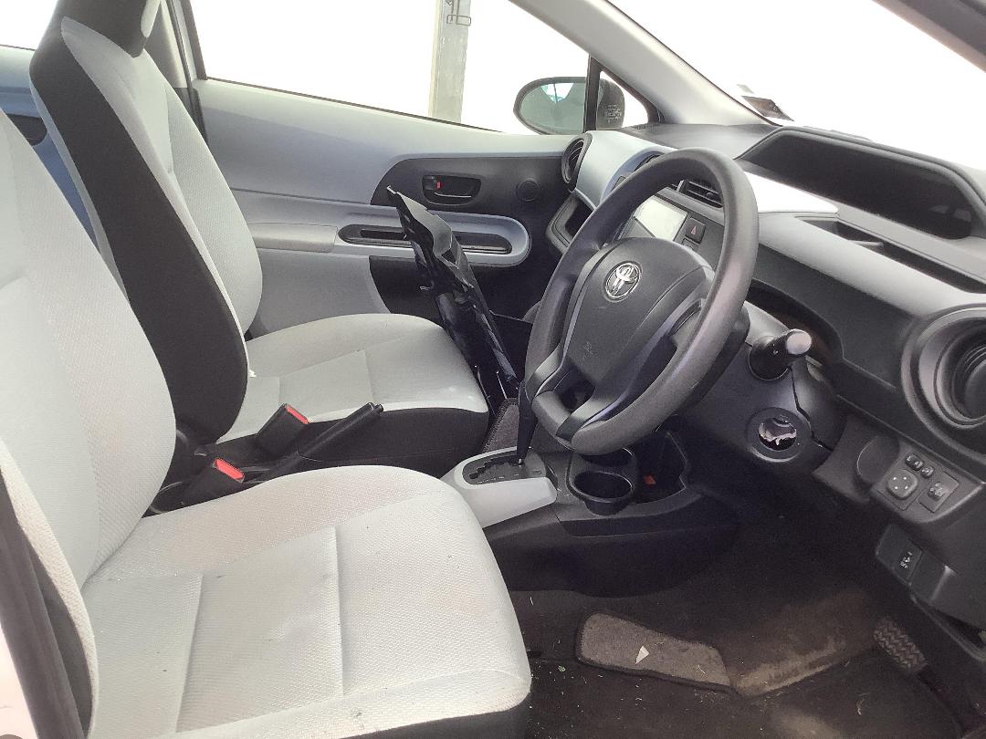 Photo '11' of Toyota Aqua Photo '11' of Toyota Aqua