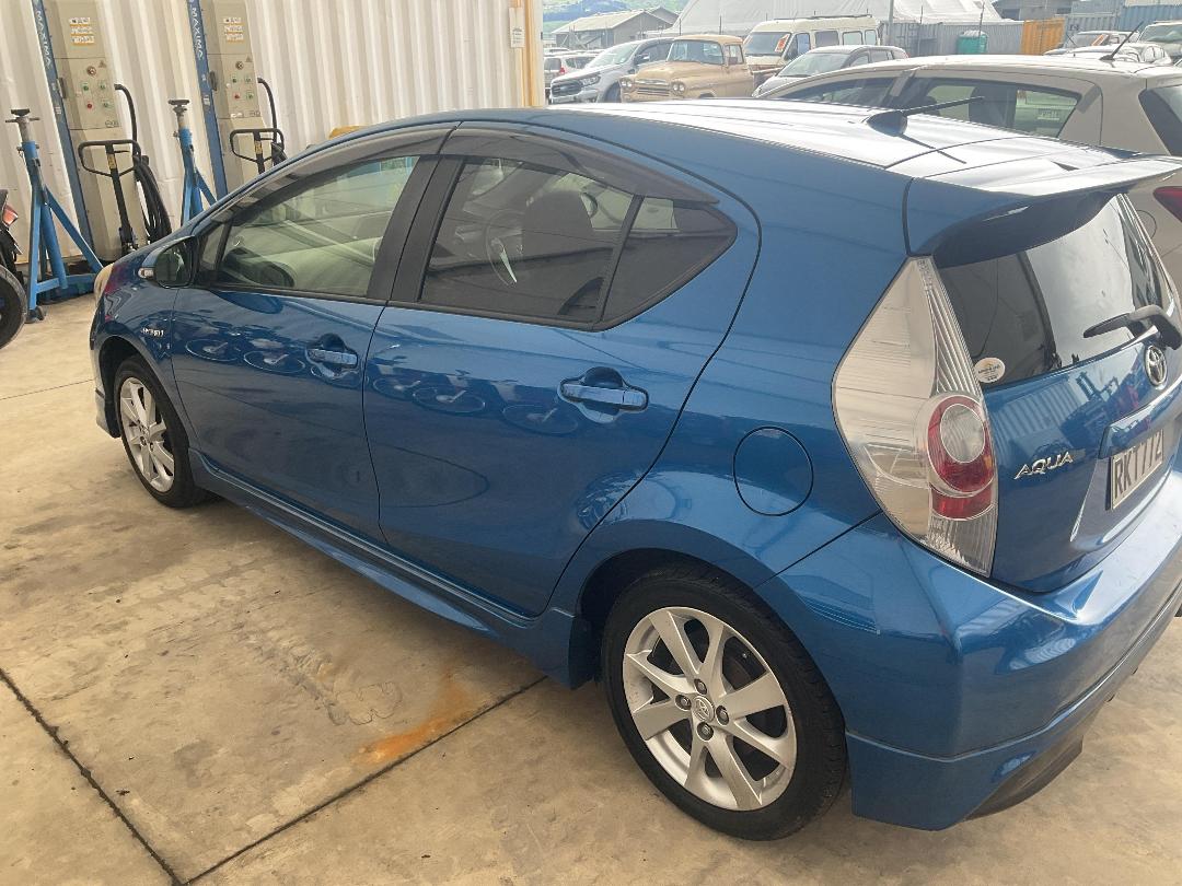 Photo '4' of Toyota Aqua Photo '4' of Toyota Aqua