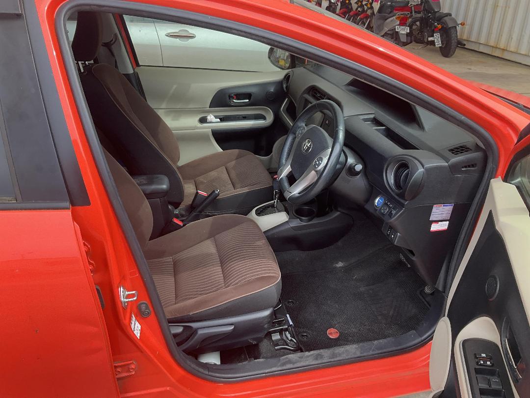 Photo '10' of Toyota Aqua Hybrid Photo '10' of Toyota Aqua Hybrid