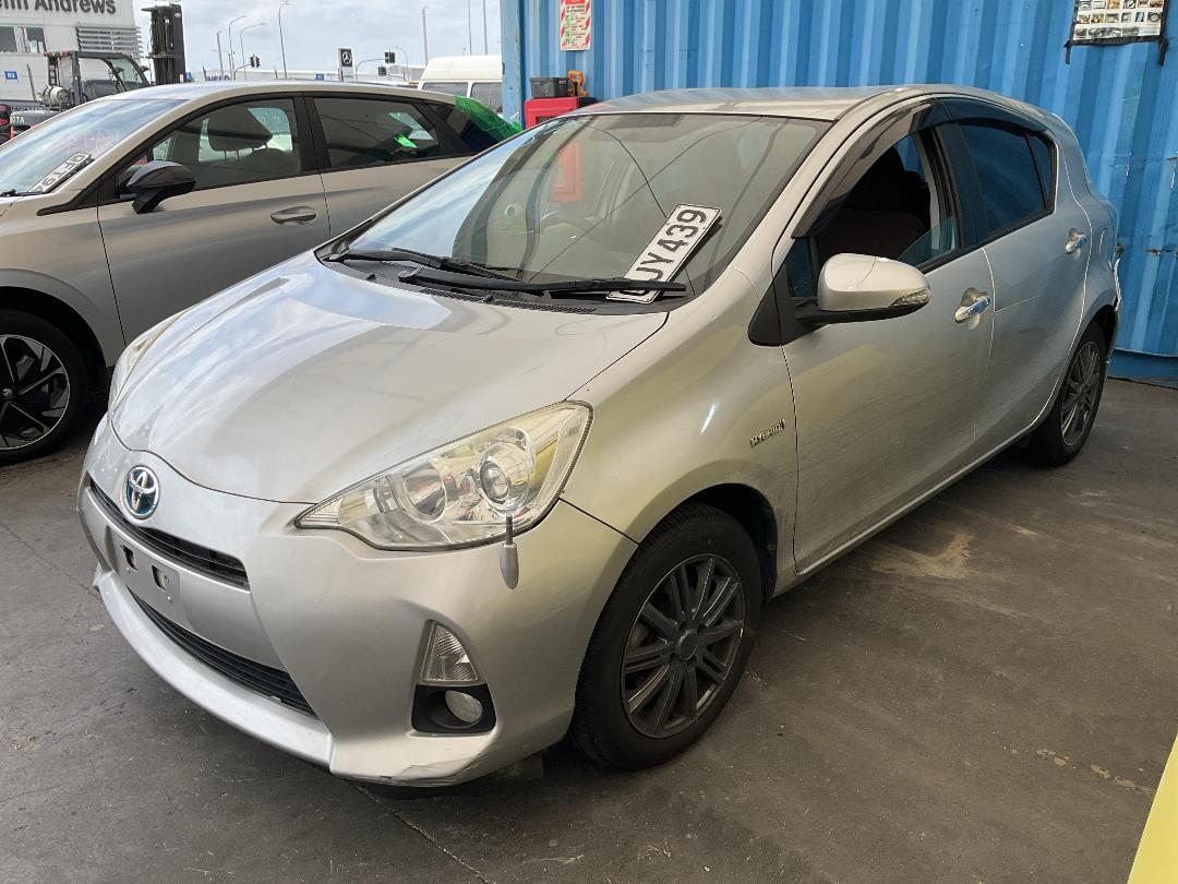 Photo '5' of Toyota Aqua Photo '5' of Toyota Aqua