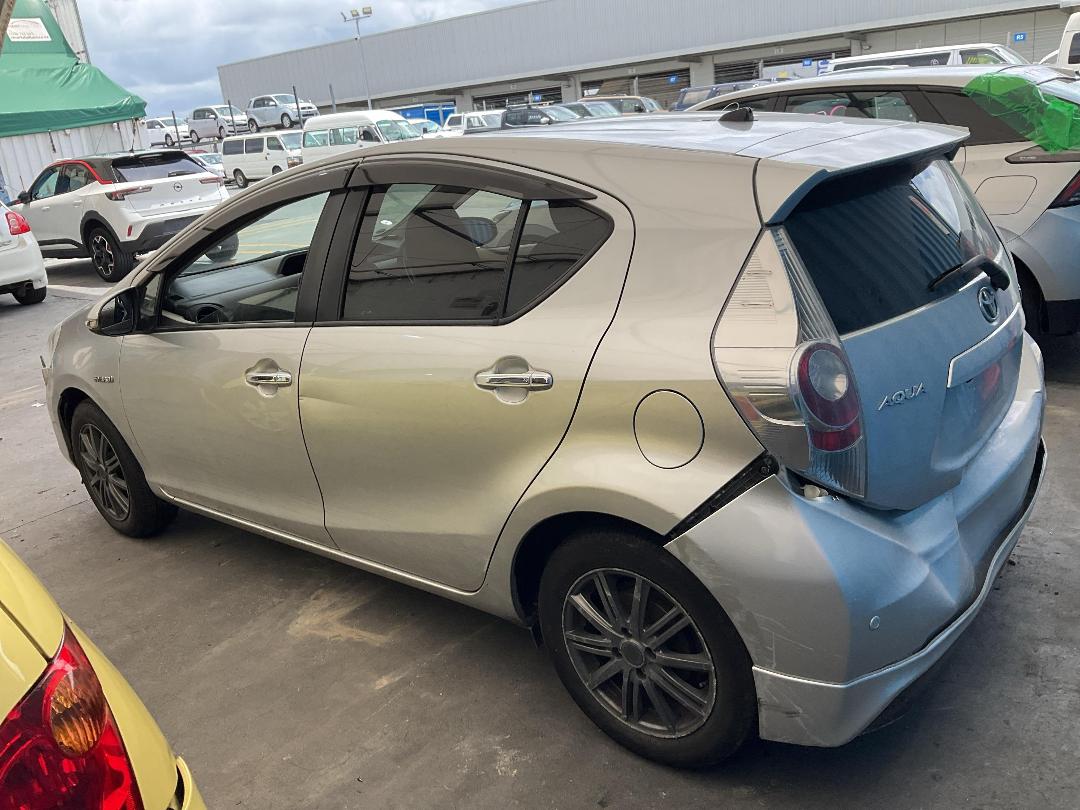 Photo '10' of Toyota Aqua Photo '10' of Toyota Aqua