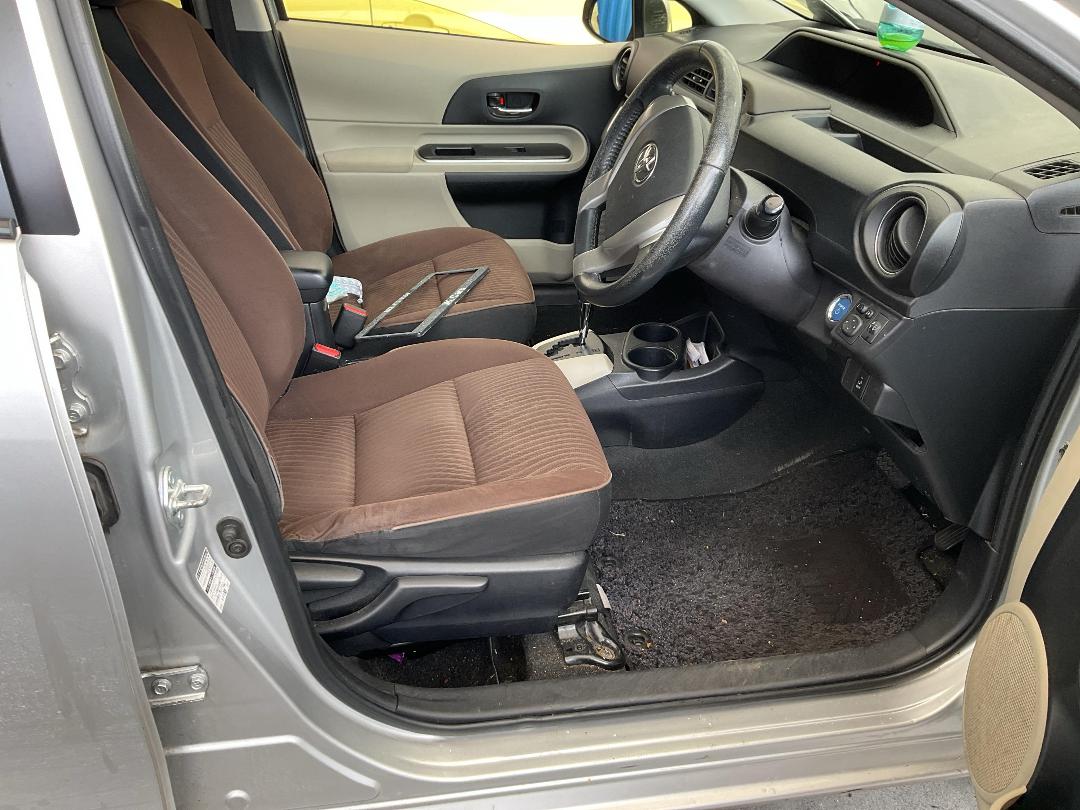 Photo '20' of Toyota Aqua Photo '20' of Toyota Aqua