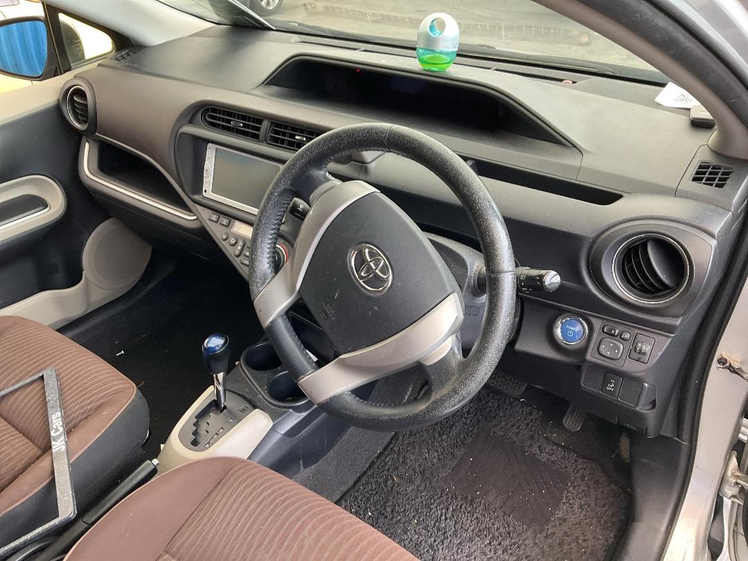 Photo '21' of Toyota Aqua Photo '21' of Toyota Aqua