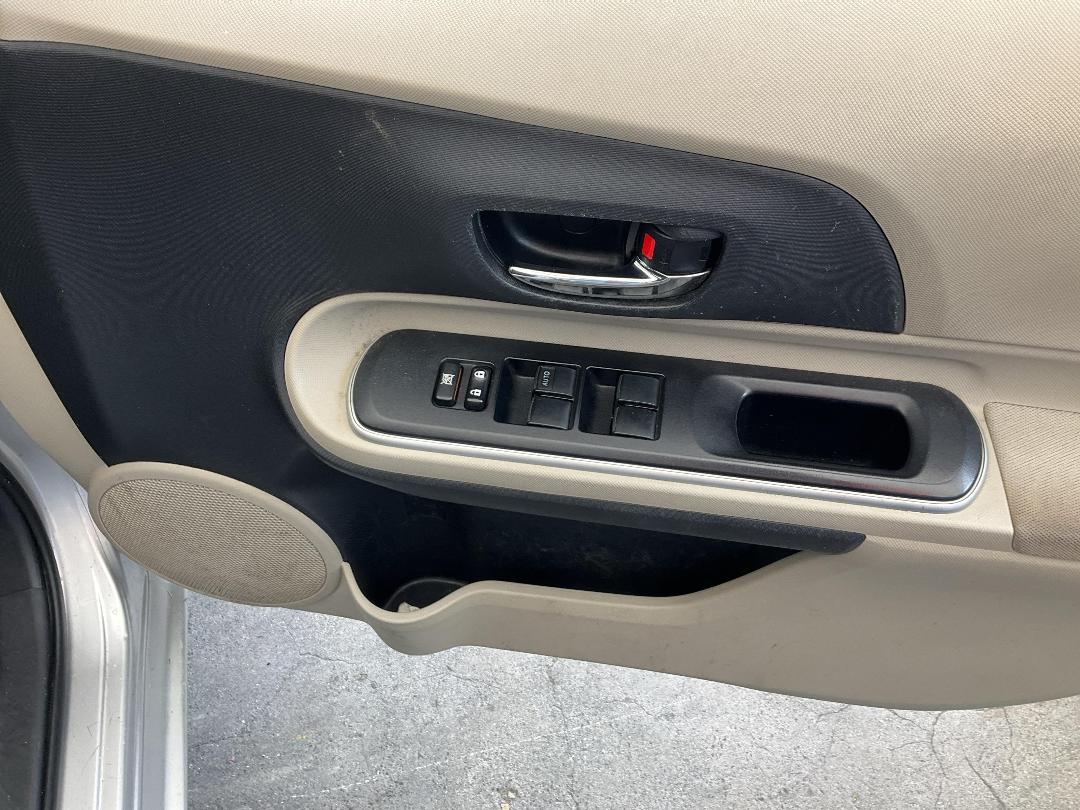 Photo '22' of Toyota Aqua Photo '22' of Toyota Aqua