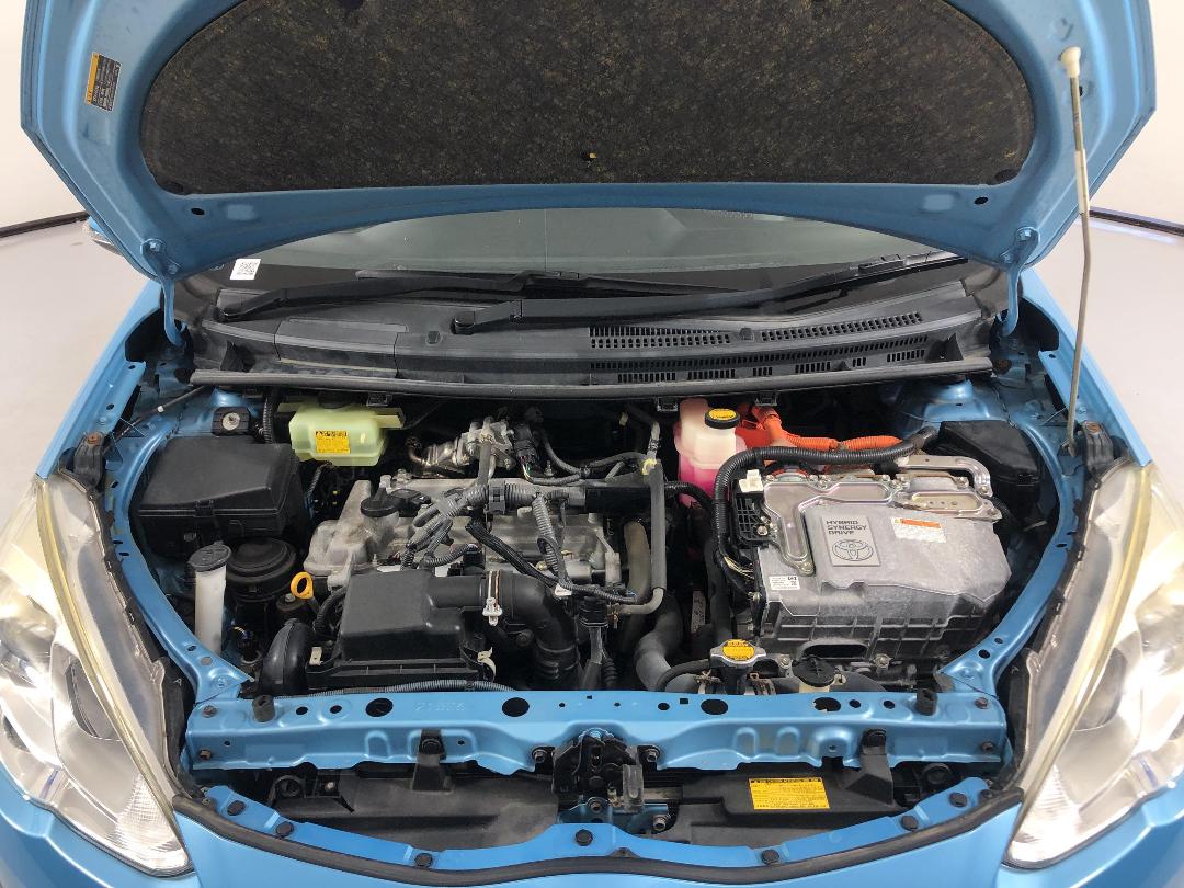 Photo '13' of Toyota Aqua