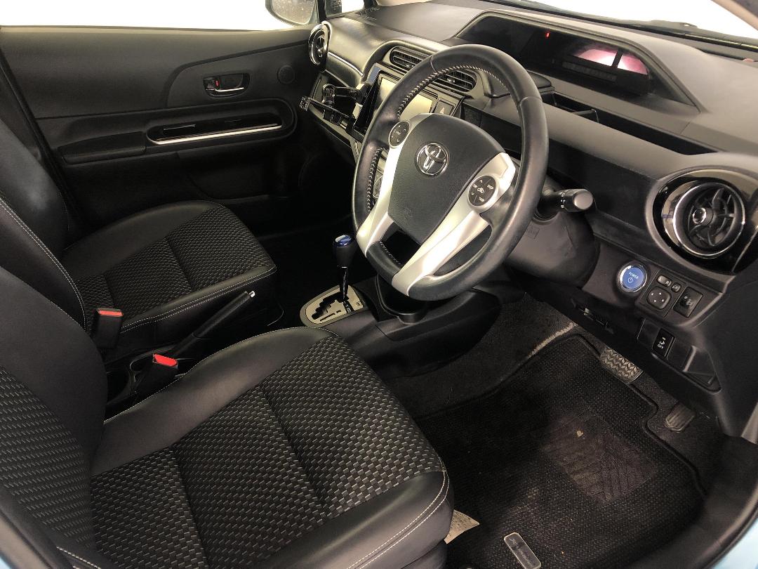 Photo '16' of Toyota Aqua