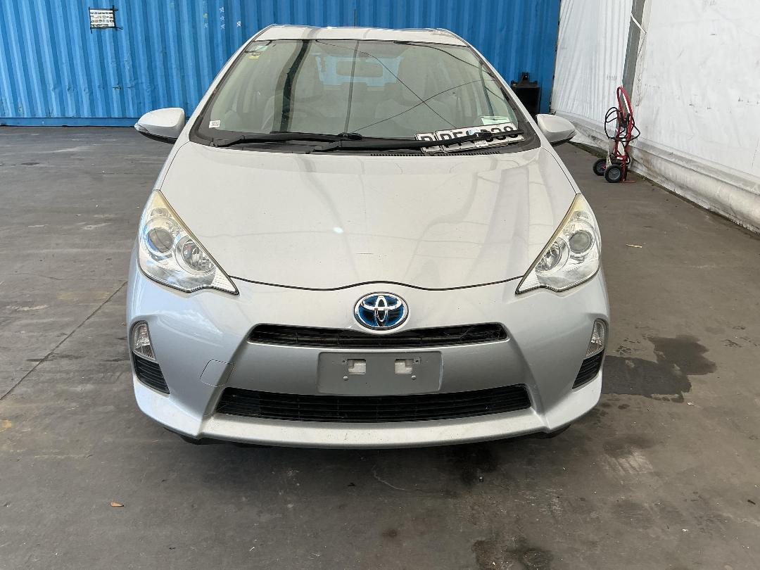 Photo '4' of Toyota Aqua Hybrid Photo '4' of Toyota Aqua Hybrid