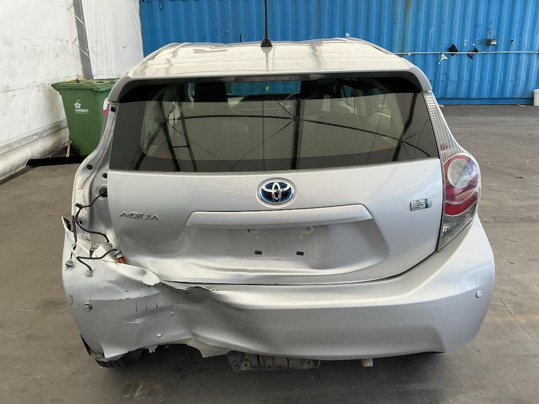 Photo '13' of Toyota Aqua Hybrid Photo '13' of Toyota Aqua Hybrid