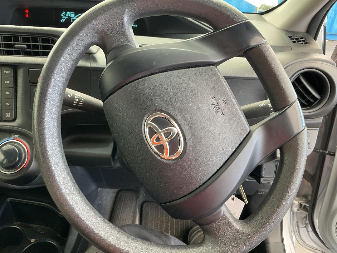 Photo '25' of Toyota Aqua Hybrid Photo '25' of Toyota Aqua Hybrid