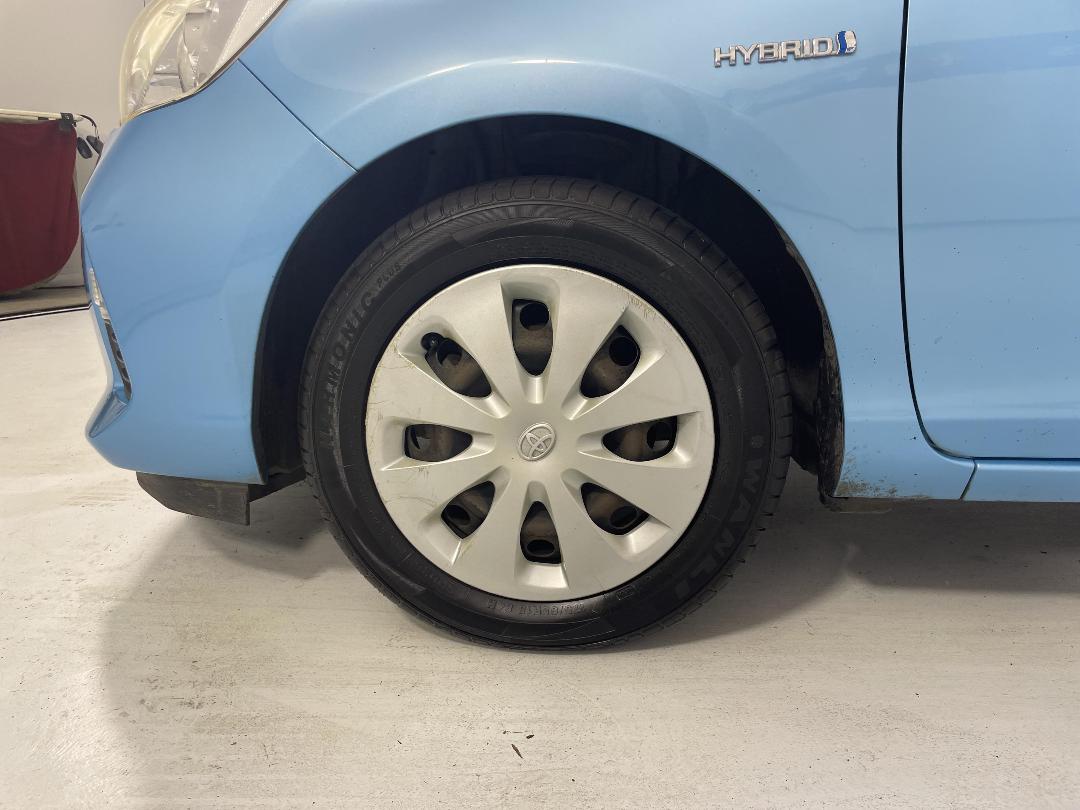 Photo '10' of Toyota Aqua