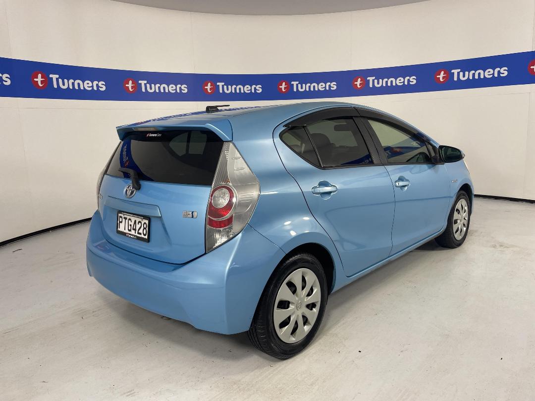 Photo '7' of Toyota Aqua