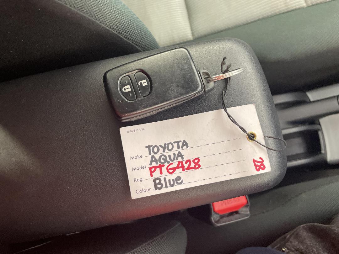 Photo '22' of Toyota Aqua