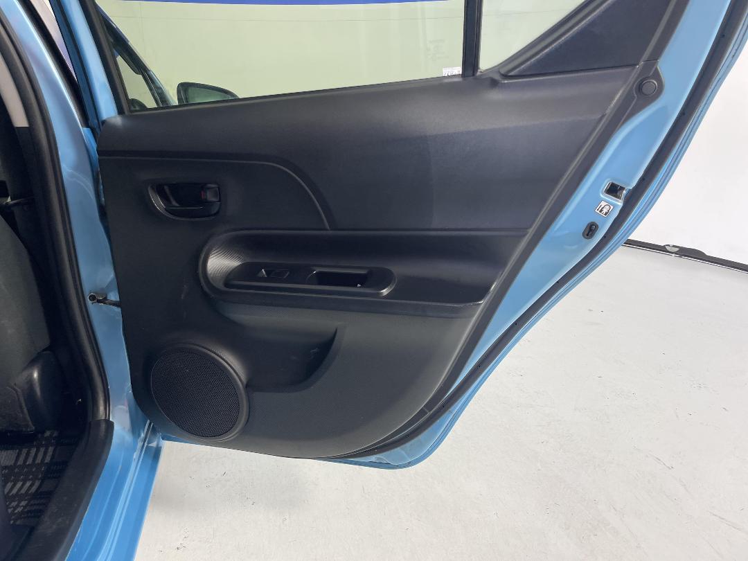 Photo '19' of Toyota Aqua